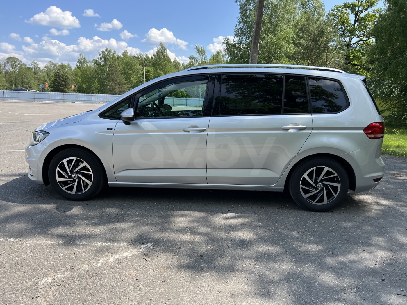 Volkswagen Touran 2018 (26108) купить в лизинг: цены, фото, характеристики