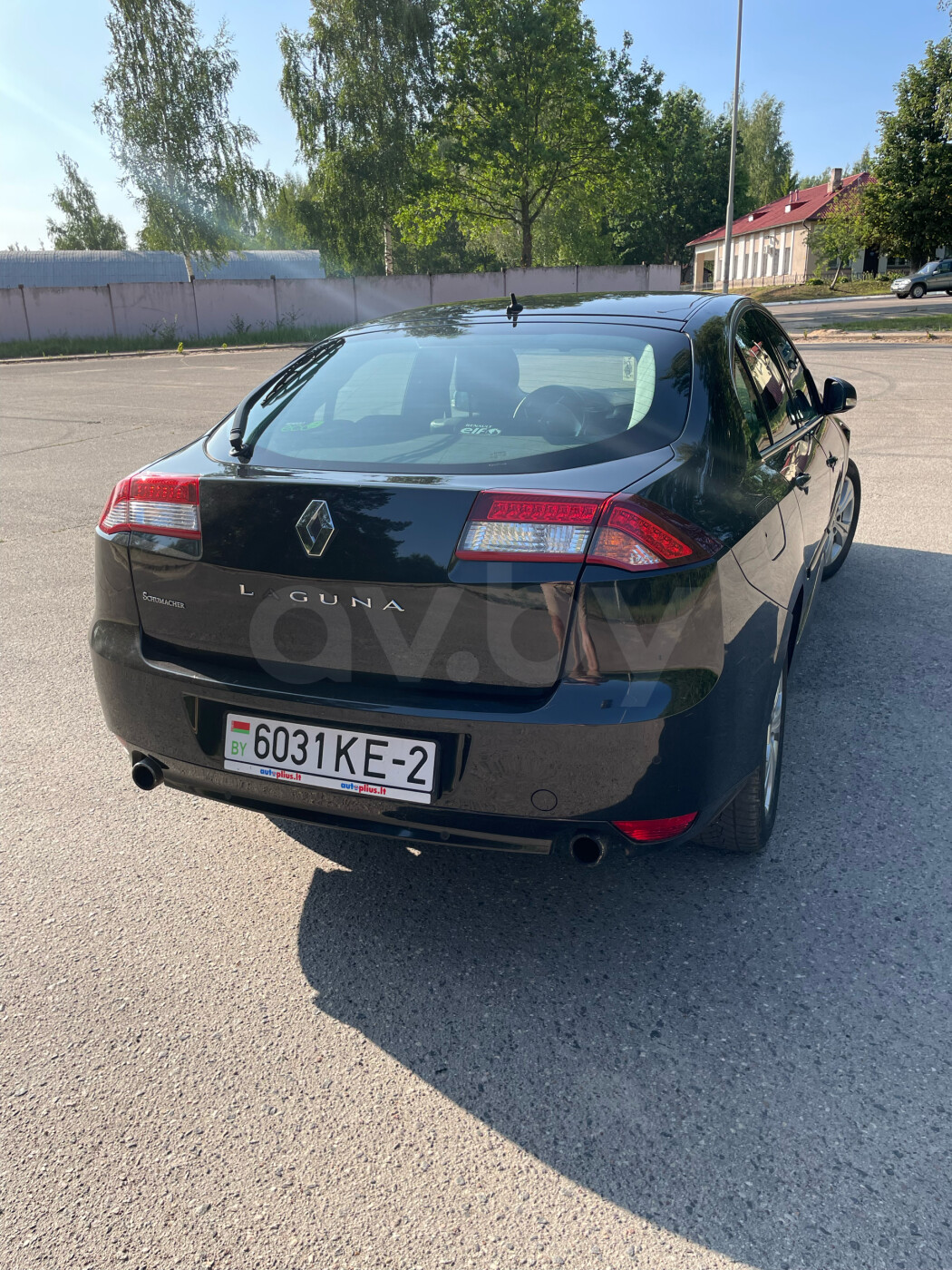 Renault Laguna 2015 (46110) купить в лизинг: цены, фото, характеристики